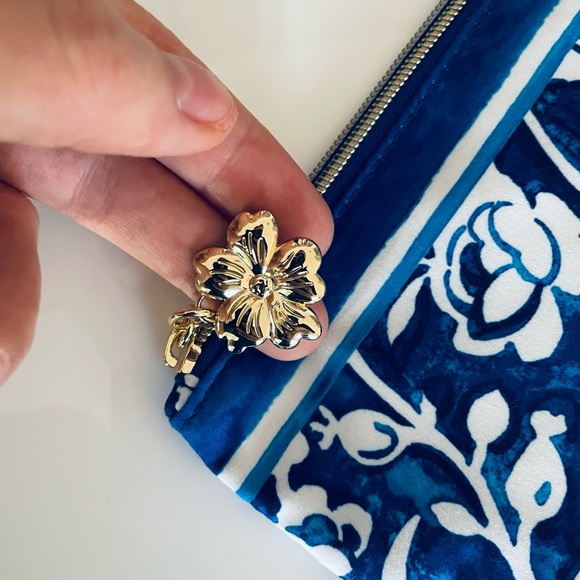 DOLCE GABBANA STYLE Estee Lauder Blue White Floral Bag makeup cosmetic flower - Picture 3 of 5